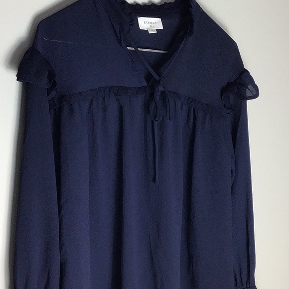 Everly > Navy Frilly Blouse Small - Picture 3 of 9